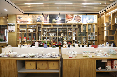 百师园 工艺美术品的璀璨殿堂